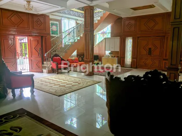 image RUMAH MEWAH 2 UNIT FULL FURNISH DI SAMARINDA ULU, 8KT+5KM (1)