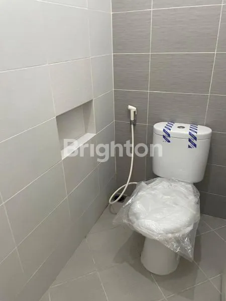 image RUMAH SIAP HUNI DI ROYAL RESIDENCE BANGUNAN BARU BAGUS AKSES LEBAR DAN DEKAT DENGAN PAKUWON MALL ADA SUPERMARKET DAN DEKAT DENGAN SEKOLAHAN  (4)