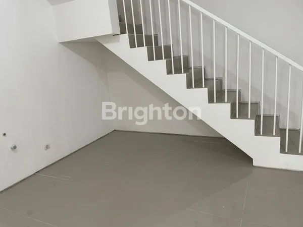 image RUMAH SIAP HUNI DI ROYAL RESIDENCE BANGUNAN BARU BAGUS AKSES LEBAR DAN DEKAT DENGAN PAKUWON MALL ADA SUPERMARKET DAN DEKAT DENGAN SEKOLAHAN  (7)