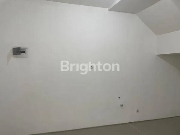 image RUMAH SIAP HUNI DI ROYAL RESIDENCE BANGUNAN BARU BAGUS AKSES LEBAR DAN DEKAT DENGAN PAKUWON MALL ADA SUPERMARKET DAN DEKAT DENGAN SEKOLAHAN  (8)