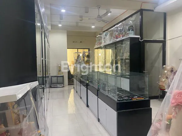 image RUKO 4 LANTAI BAGUS SIAP PAKAI AREA KOMERSIAL RAMAI DI PUSAT KOTA DEKAT RAYA DARMO MAYJEN SUNGKONO (6)