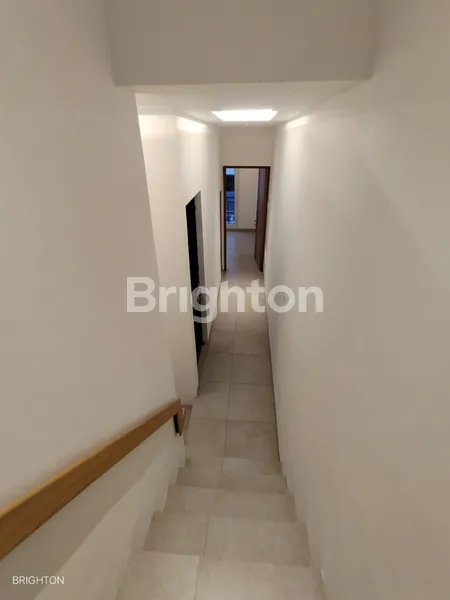 image RUMAH MODERN MINIMALIS  DURI KEPA JAKARTA BARAT ROW 2 MOBIL (4)