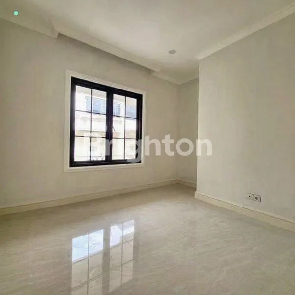 image DIJUAL RUMAH MEWAH 3LT KEBON JERUK INTERCON PRIVATE CLUSTER (5)