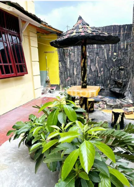 image RUMAH MEWAH 2 LANTAI FULL FURNISH PREMIUM DI MENTENG MEDAN (6)