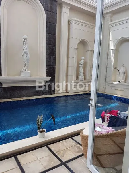 image RUMAH MEWAH LANTAI MARMER ITALIA ,  ADA KOLAM RENANGNYA , VIRGINIA REGENCY PAKUWON CITY, SURABAYA (3)