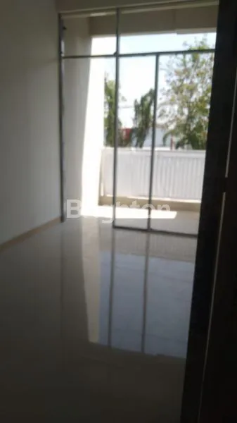 image RUKO/RUMAH USAHA 2 LANTAI, BARU GRESS, SIAP HUNI, LOKASI STRATEGIS, NOL JALAN, DAERAH MEDOKAN SAWAH TIMUR (3)