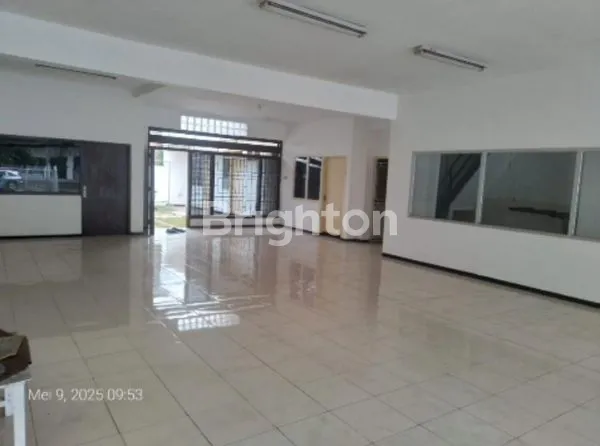 image RUMAH USAHA STRATEGIS DI NOL JALAN RAYA NGAGEL DEKAT TENGAH KOTA GUBENG PUCANG KERTAJAYA (4)