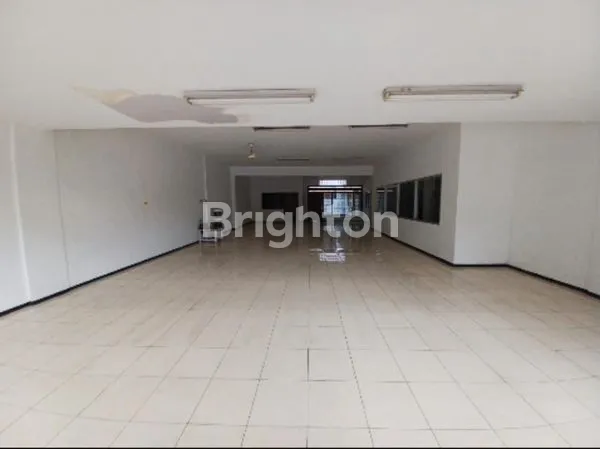 image RUMAH USAHA STRATEGIS DI NOL JALAN RAYA NGAGEL DEKAT TENGAH KOTA GUBENG PUCANG KERTAJAYA (3)