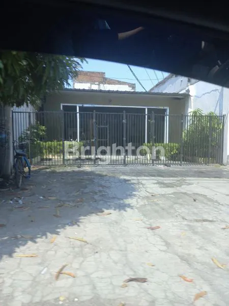 image RUMAH DI JALAN RAYA MANYAR KERTOARJO AREA KOMERSIAL STRATEGIS (2)