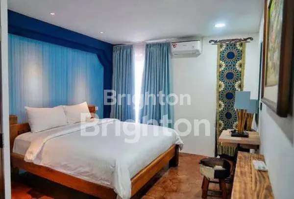 image VILLA MEWAH 5+1 BR DI SEMINYAK - 200M2 PREMIUM LOCATION (4)