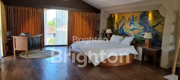 image VILLA MEWAH 5+1 BR DI SEMINYAK - 200M2 PREMIUM LOCATION (6)