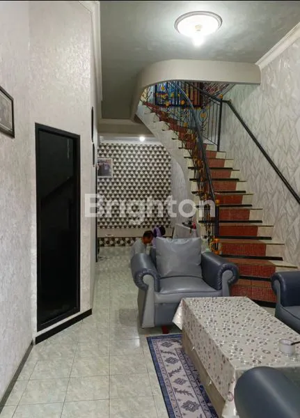 image DI SEWAKAN RUMAH 2 LANTAI (8)