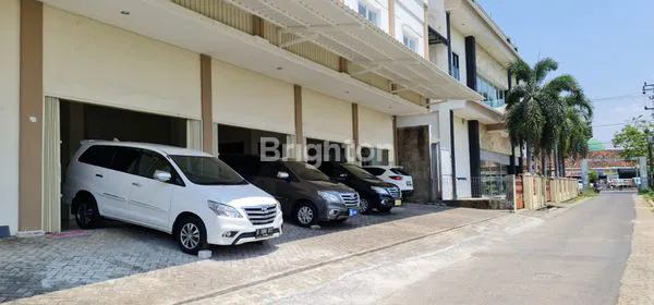 image GEDUNG BESAR UNTUK USAHA (6)