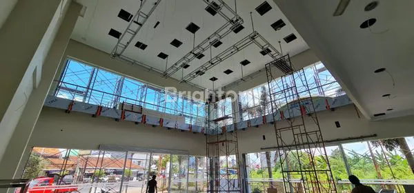 image GEDUNG BESAR UNTUK USAHA (5)