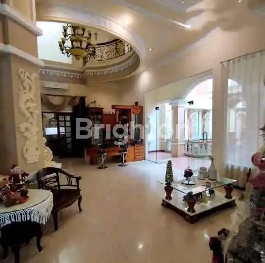 image RUMAH MEWAH DI ARAYA KOTA MALANG (6)