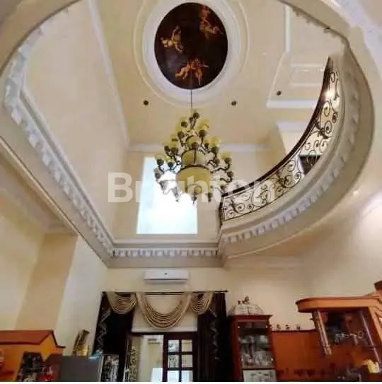 image RUMAH MEWAH DI ARAYA KOTA MALANG (8)