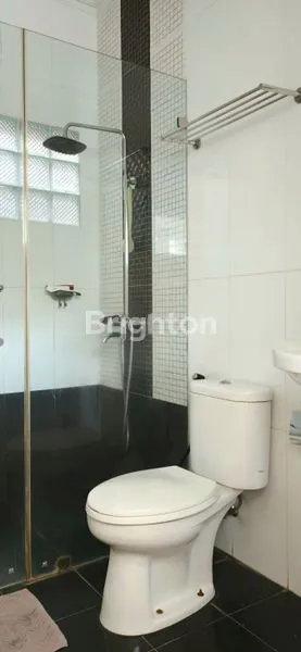 image RUMAH FULL RENOVASI 2,5 LANTAI DI CLUSTER THE CASTILLA BSD, LT 128 | LB 188, FASILITAS LENGKAP (7)