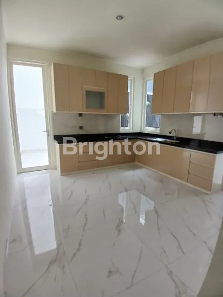 image RUMAH BARU DI CLUSTER ELIT ARAYA MALANG (4)