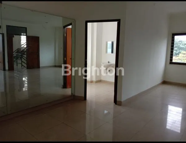 image RUKO 4,5 LANTAI DI PETOJO VIJ , JAKARTA PUSAT. (7)