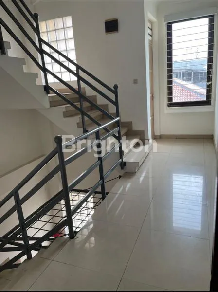 image RUKO 4,5 LANTAI DI PETOJO VIJ , JAKARTA PUSAT. (6)