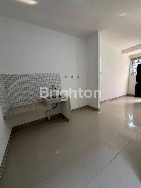 image DIJUAL RUMAH SIAP HUNI 2 LANTAI DEKAT UNIVERSITAS PAMULANG (4)