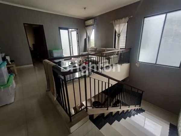 image SAMPAI HARI MINGGU INI/PERTENGAHAN SEPT 2025 HARGA 3.8 M . RUMAH NYAMAN DEPAN MALL LIVING WORLD (7)