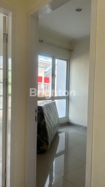image RUMAH MEWAH 2 LANTAI DI RIVIERA VILLAGE, GADING SERPONG - SHM (2)