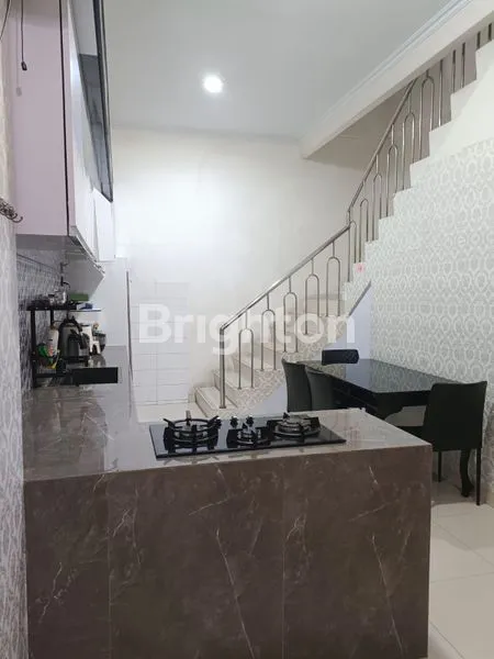 image RUMAH 3,5LANTAI JELAMBAR GROGOL  PETAMBURAN DEKAT TANJUNG DUREN JAKARTA BARAT  (3)