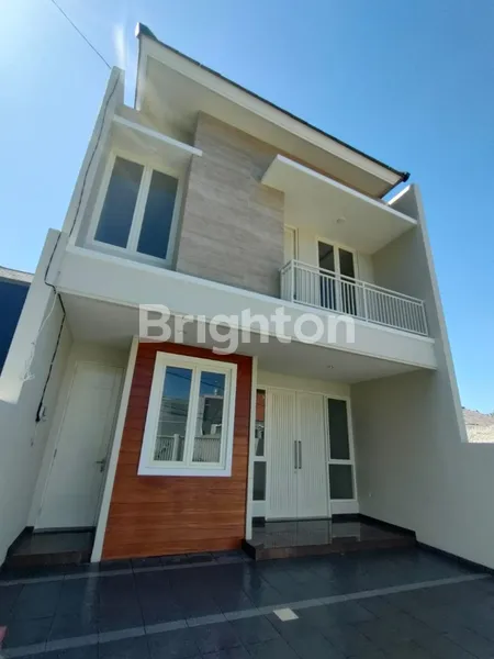 image RUMAH MINIMALIS 2 LANTAI SIAP HUNI GAYUNG KEBONSARI DEKAT TOL, UNIVERSITAS, DAN PUSAT KOTA (1)