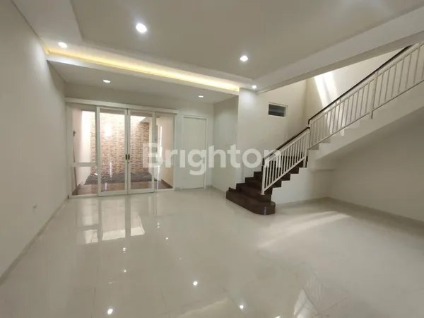 image RUMAH MINIMALIS 2 LANTAI SIAP HUNI GAYUNG KEBONSARI DEKAT TOL, UNIVERSITAS, DAN PUSAT KOTA (2)