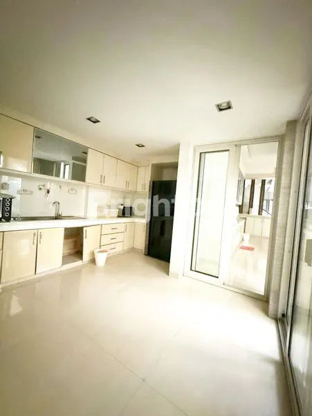 image RUMAH MEWAH 3.5 LANTAI DI RIVER VIEW POLONIA - VIEW TERBAIK (4)