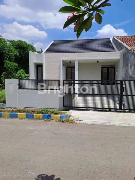image RUMAH HOEK SIAP BANGUN 2 LANTAI DI TAMAN HOLIS  (1)