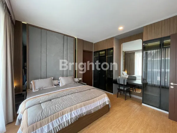 image HIDUP MODERN, PRAKTIS, DAN PENUH PRESTISE KINI BISA KAMU WUJUDKAN DI CLUSTER MAHOGANI BARAT – SUMMARECON BOGOR. RUMAH FULLY FURNISHED INI MENAWARKAN KENYAMANAN TINGGAL TANPA REPOT RENOVASI (1)