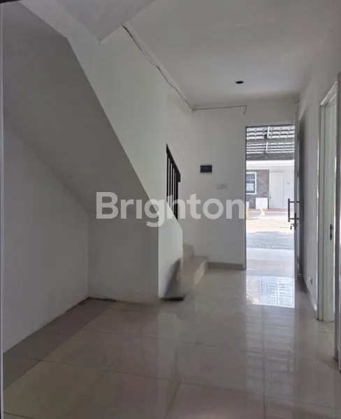image RUMAH MODERN MEWAH GRAHA RAYA BINTARO  (2)
