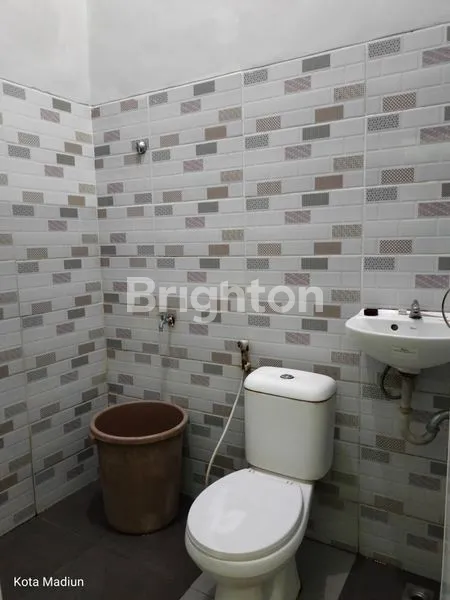 image RUMAH STRATEGIS DITENGAH KOTA MADIUN (8)