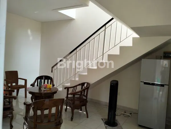 image DISEWAKAN 1 UNIT RUMAH 2 LANTAI SIAP HUNI TINGGAL BAWA KOPER  LOKASI MODERNLAND CLASTER  HAVANA TANGERANG (2)