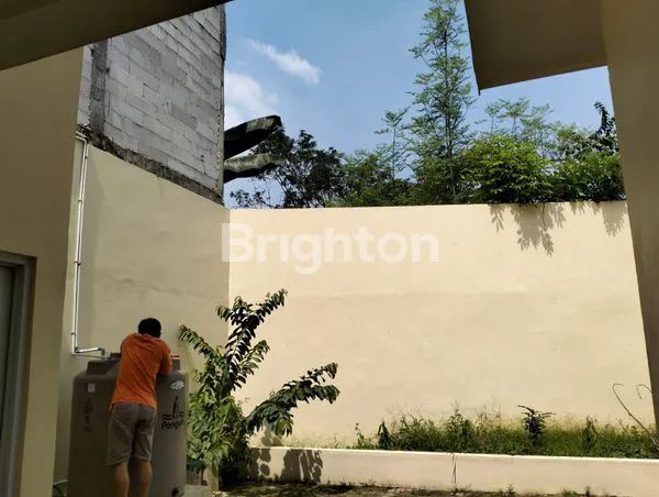 image DISEWAKAN 1 UNIT RUMAH 2 LANTAI SIAP HUNI TINGGAL BAWA KOPER  LOKASI MODERNLAND CLASTER  HAVANA TANGERANG (8)