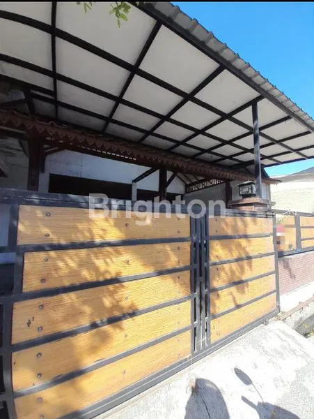 SOLO, SANGGRAHAN, RUMAH DENGAN LINGKUNGAN RAMAI, AKSES JALAN LEBAR, COCOK UNTUK BERBAGAI MACAM USAHA