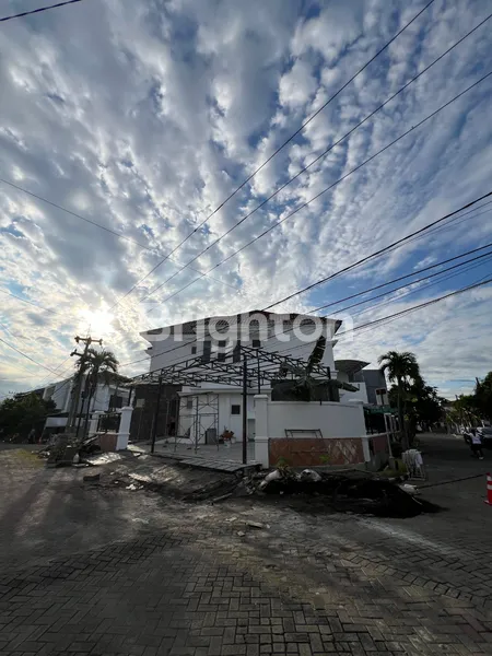 image RUMAH HOOK BARU FULL RENOVASI MULYOSARI SUTOREJO SURABAYA SEMI FURNISH (1)