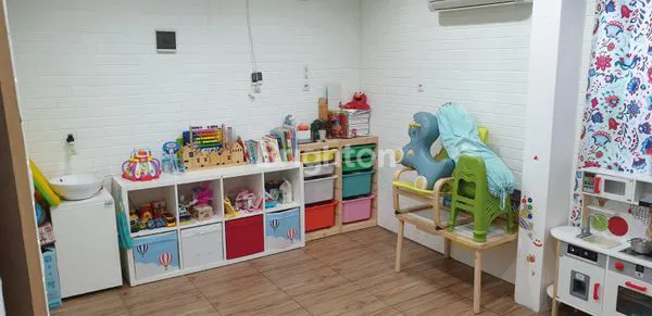 image RUKO 4 LANTAI PREMIUM JELAMBAR, AKSES STRATEGIS & ROW 2 MOBIL (4)