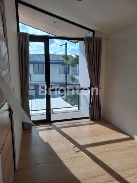 image DISEWAKAN RUMAH 2 LANTAI SIAP HUNI - LIPPO KARAWACI TANGERANG (2)