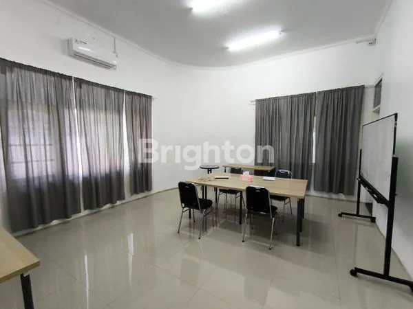 image RUMAH USAHA TENGGILIS LUAS 600 AN BISA KPR SUDAH RENOVASI (1)