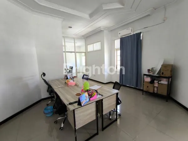image RUMAH USAHA TENGGILIS LUAS 600 AN BISA KPR SUDAH RENOVASI (2)