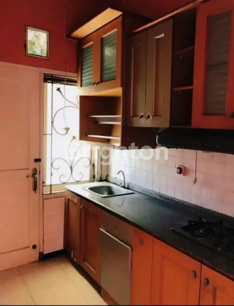 image RUMAH TERAWAT SIAP HUNI AREA RUNGKUT DEKAT UPN DAN MERR (3)