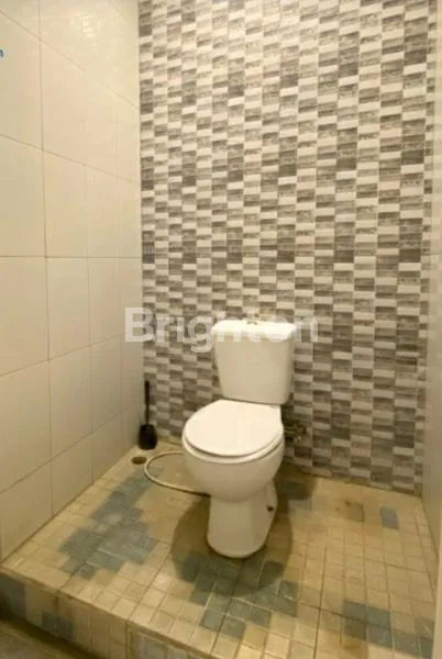 image RUMAH 2 LANTAI STRATEGIS DEKAT MIM & RS AL ISLAM - MERKURI TIMUR (3)