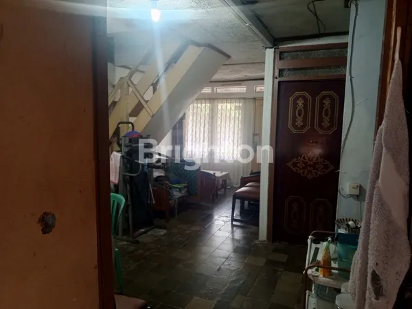 image RUMAH KLASIK DI PUSAT KOTA DEPOK (2)
