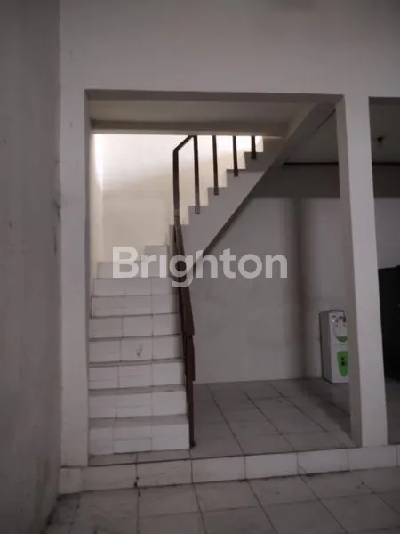 image RUMAH OPEN SPACE 1,5 LANTAI BEBAS BANJIR DEKAT ARTERI DAN STASIUN, DI PERUMAHAN TANAH MAS SEMARANG UTARA (6)