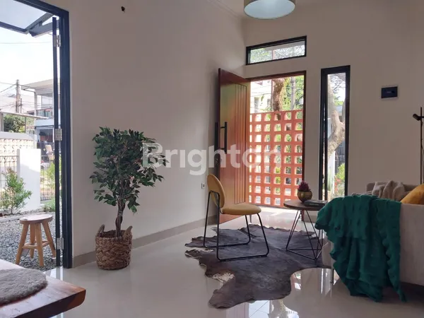 image HUNIAN HOEK DENGAN TAMAN LUAS DI GRIYALOKA BSD (3)