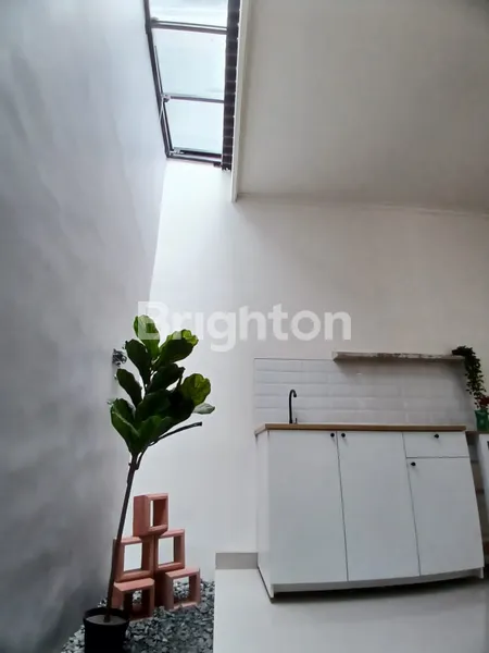 image HUNIAN HOEK DENGAN TAMAN LUAS DI GRIYALOKA BSD (6)