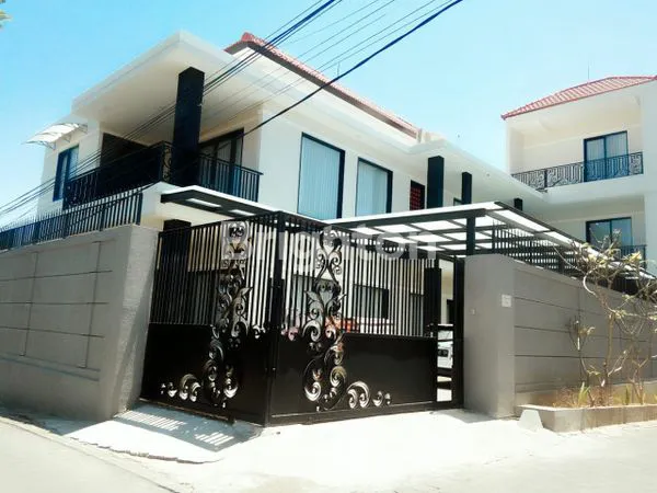 image RUMAH BESAR DAN MEWAH (1)